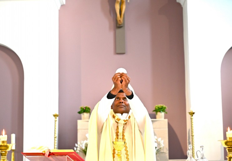 Holy Cross Altar